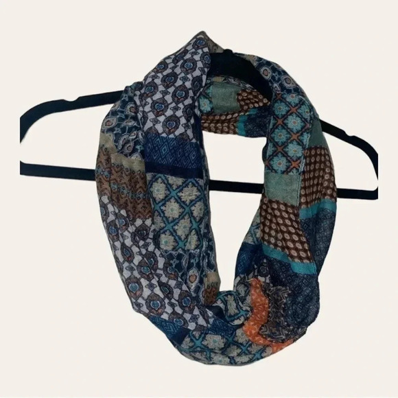 0638W. Fashion INFINITY SCARF ONE‎ SIZE - Picture 1 of 5
